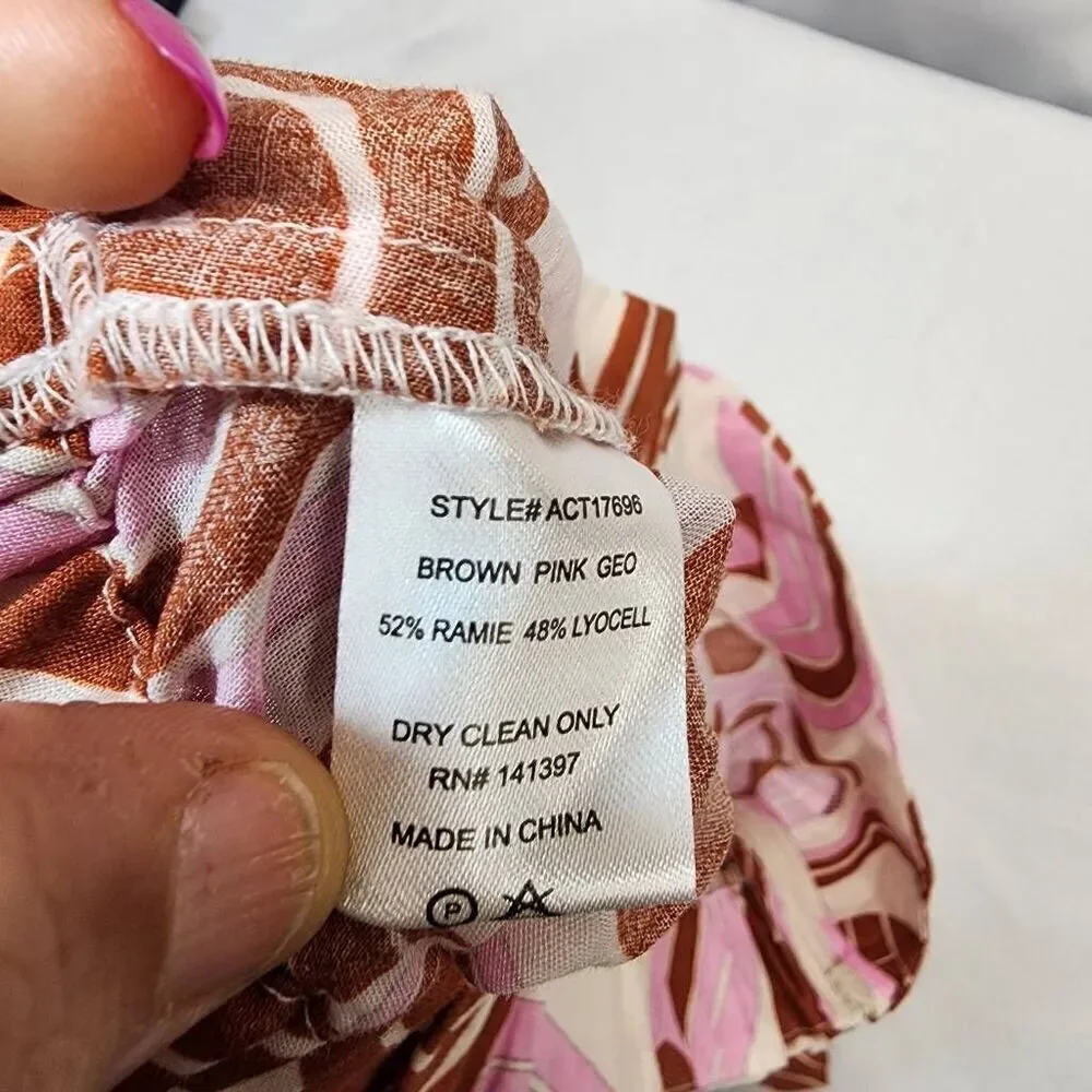 ASTR the Label Women's Small Tamela Top in Pink Geo Cropped - Picture 7 of 8